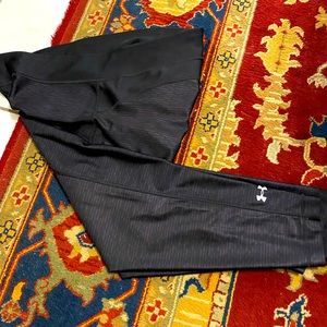 Under amour capris legging work out pants size L color black